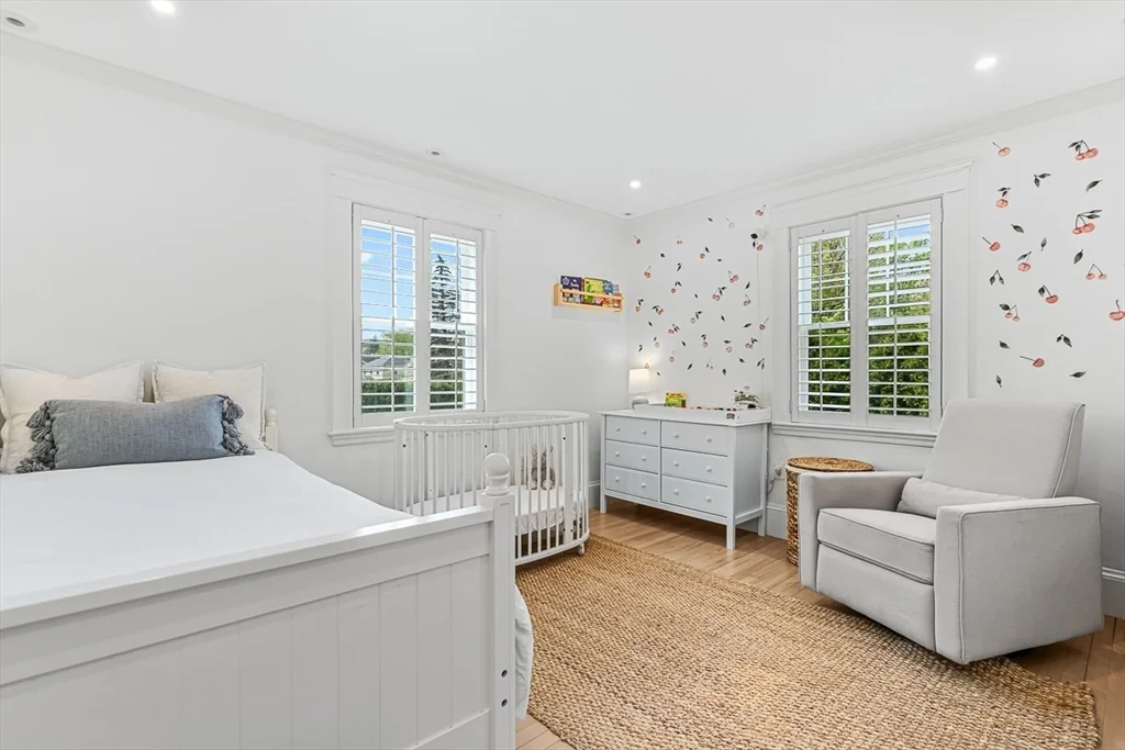 54 Wedgemere Ave, Wedgemere