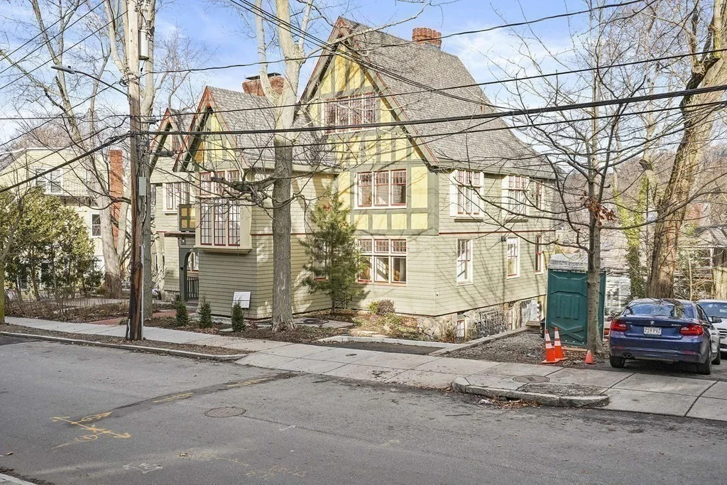 165 Winthrop Rd, Beaconsfield