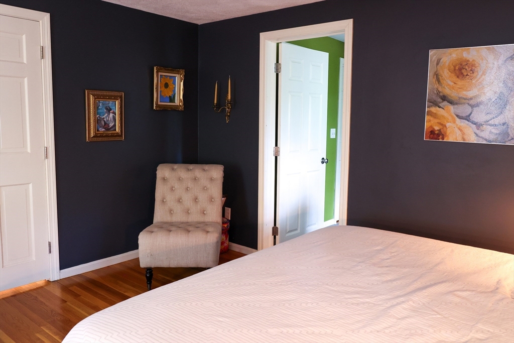 466 Longley Rd, Groton