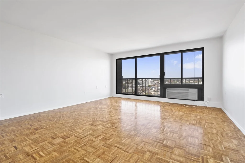 1105 Massachusetts Ave, Harvard Square