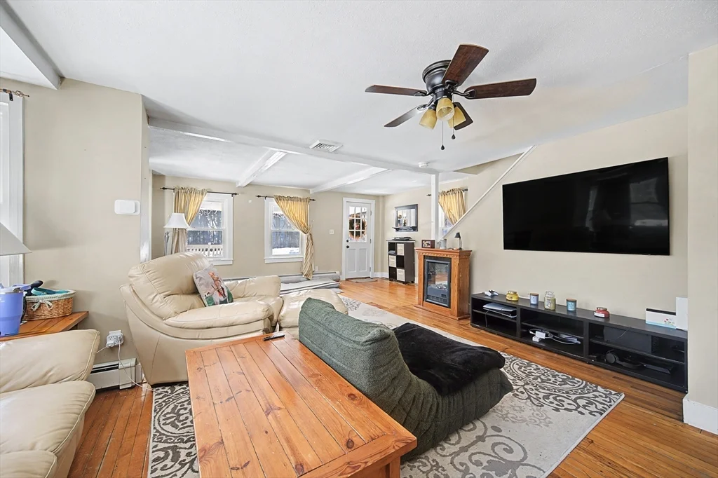 268 Wood St, Hopkinton