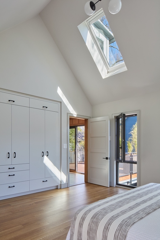 201.5 Lakeview Ave, West Cambridge