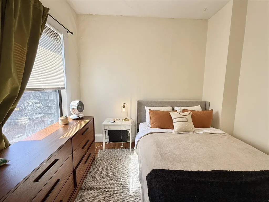 337 Beacon St, Back Bay