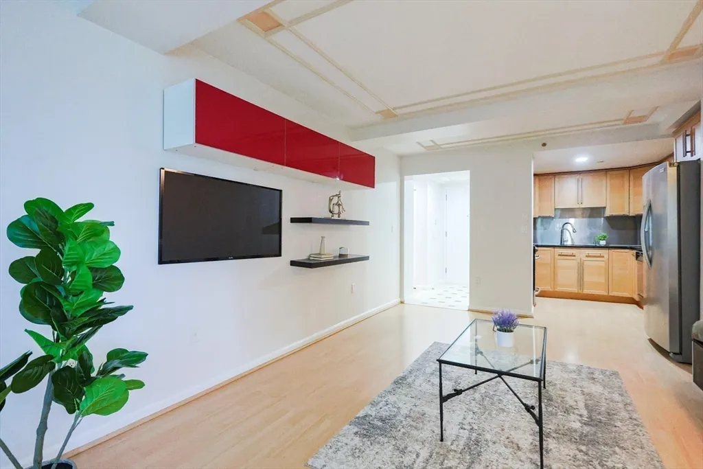 10 Rogers St, East Cambridge