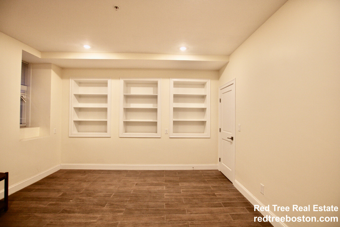 1616 Beacon St, Corey Hill