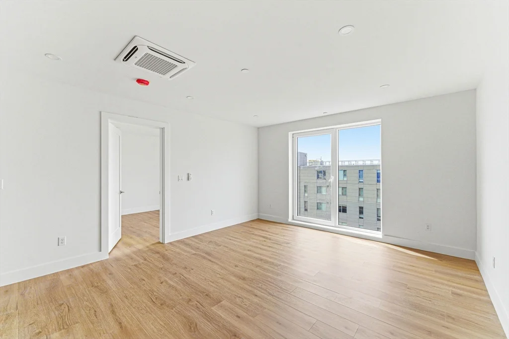 1035 Commonwealth Ave, Allston