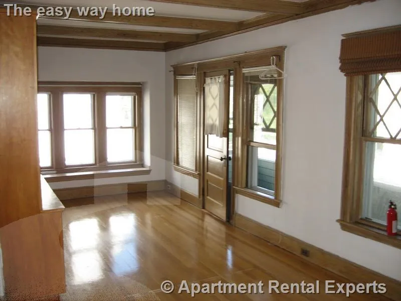 34 Leonard St, Tufts