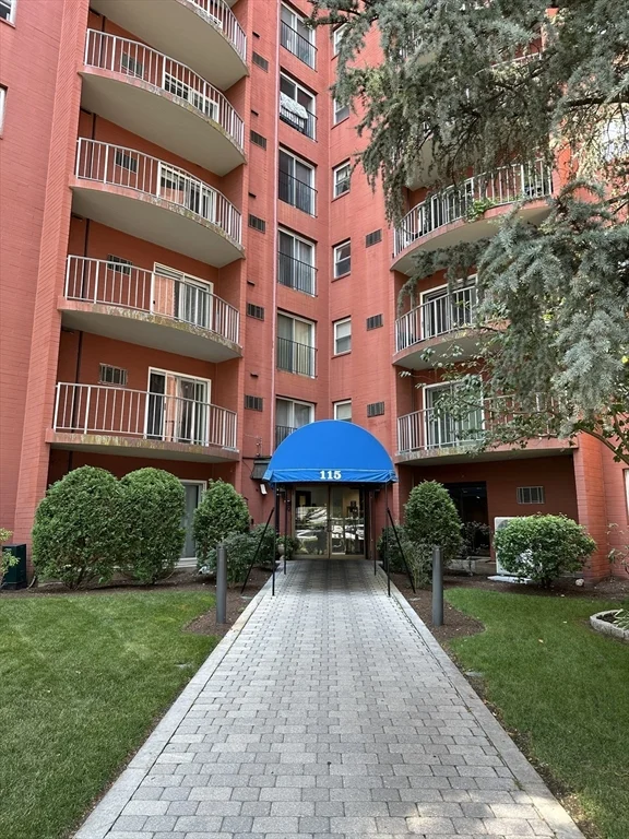 115 West Squantum St, Quincy