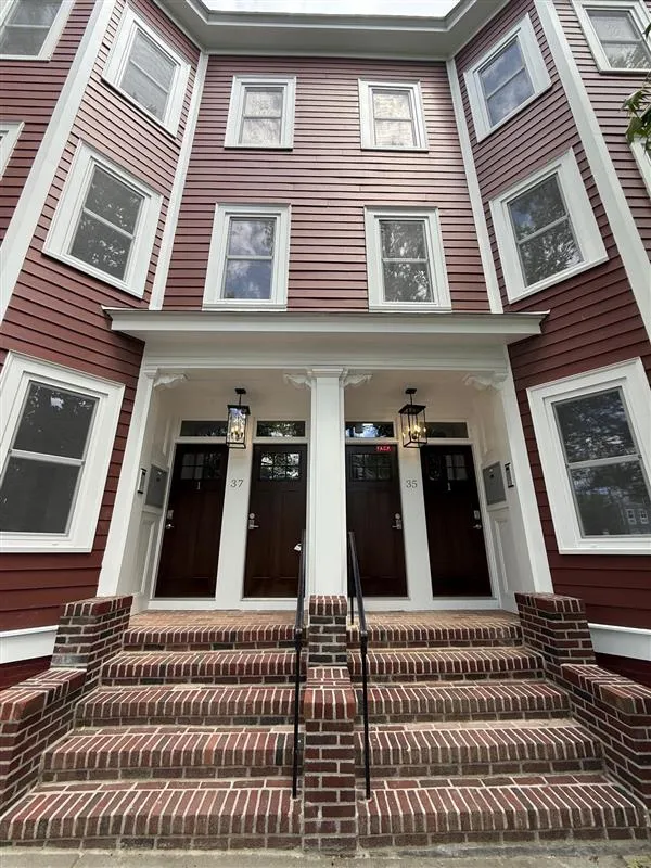 35 Gore St, East Cambridge
