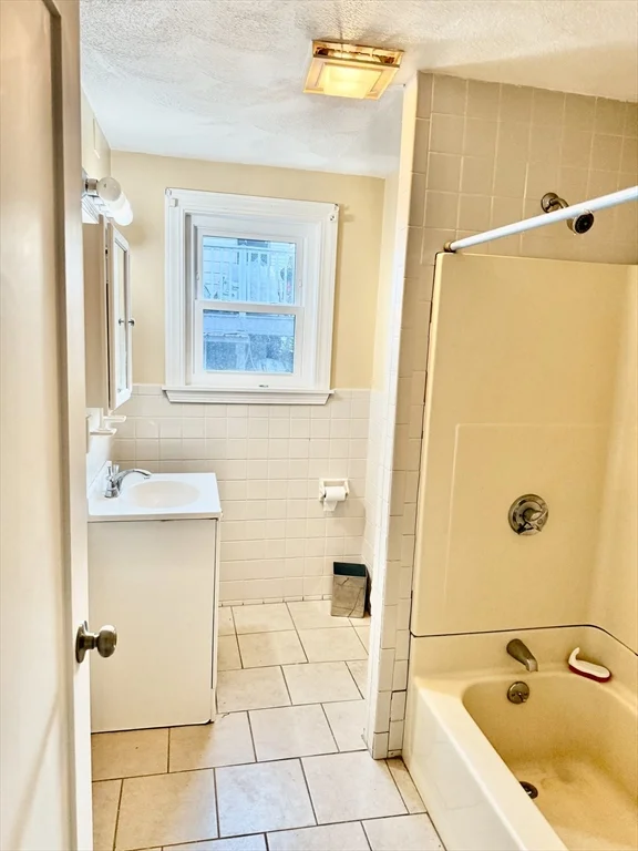 78 Summer St, Everett