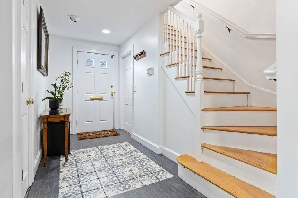 542 Commonwealth Ave, Newton