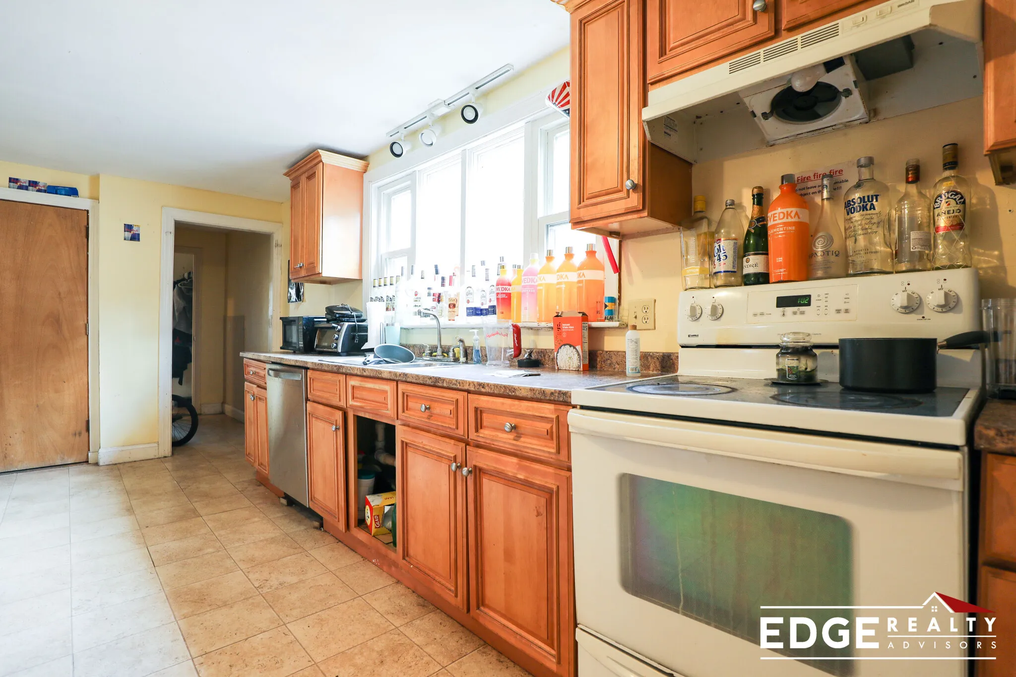 26 Greylock Rd, Allston