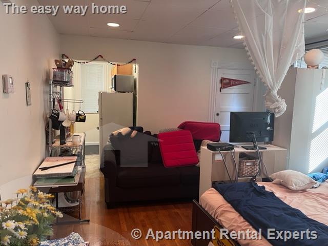 10 Garrison Ave, Teele Square