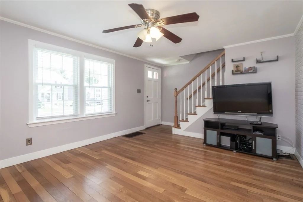 32 Hamilton Rd, Wakefield