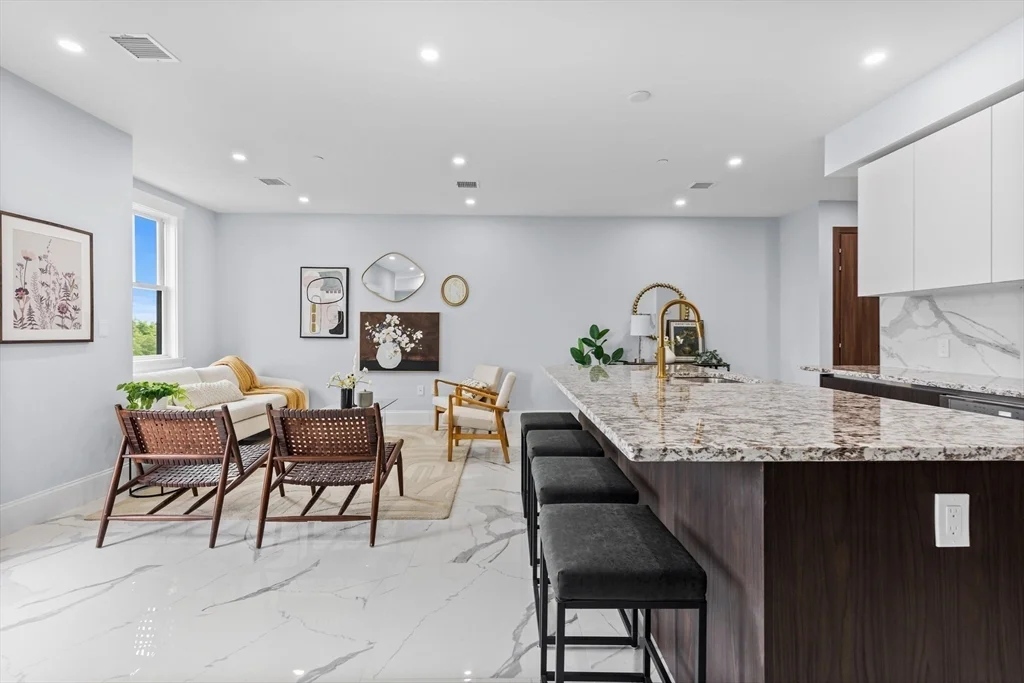 32 Pearl St, Dorchester