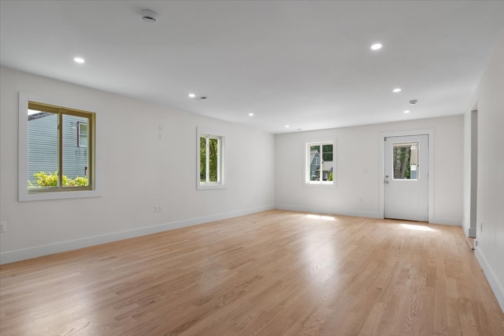 3 Cummings Cir, Randolph