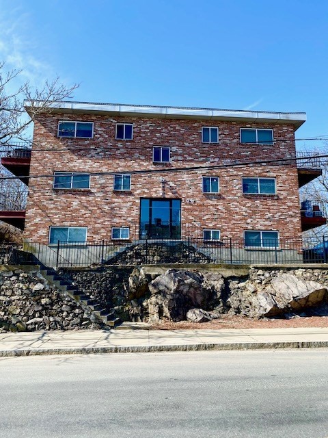 185 Grove, West Roxbury