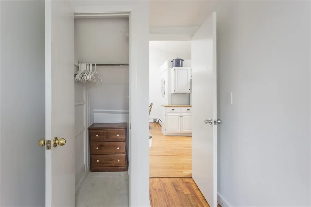 43 Bayview Rd, Great Neck