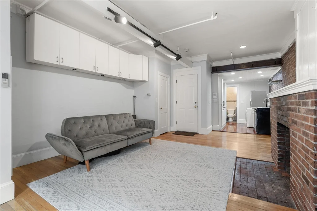 167 Beacon St, Back Bay