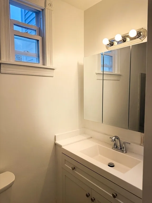 65 Chestnut St, New Bedford