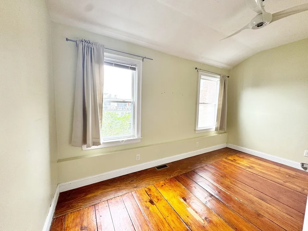 364 Sumner St, East Boston