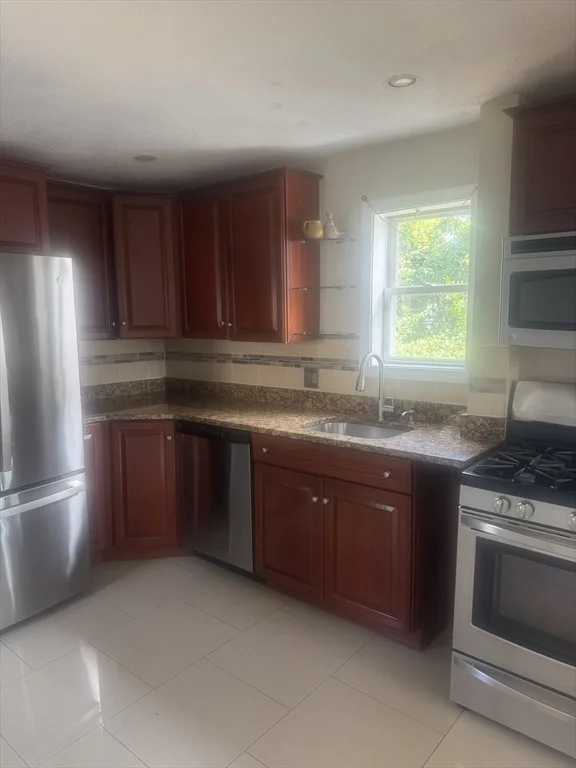 537 Park Ave, Revere