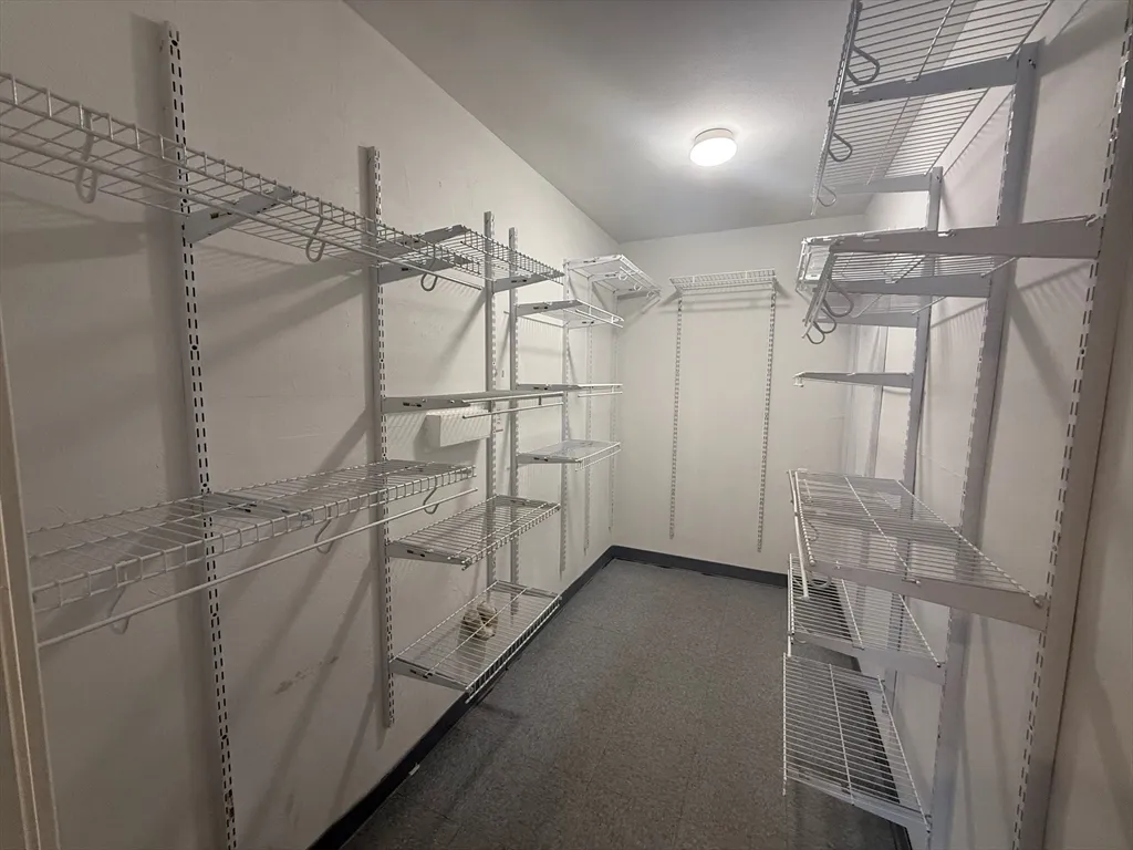 4 Shadowbrook Ln, Milford