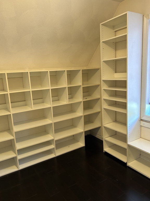 3 Gooseneck Ln, Westford