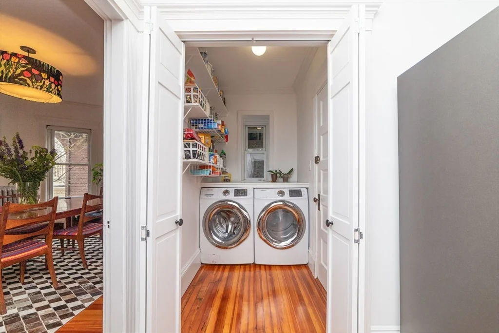 12 Parkton Rd, Jamaica Plain