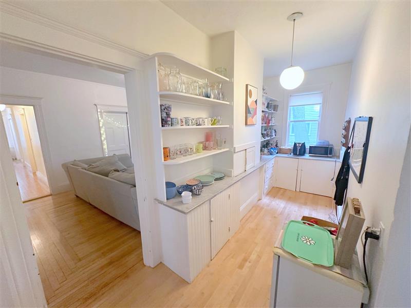 22 Upland Rd, Neighborhood Nine