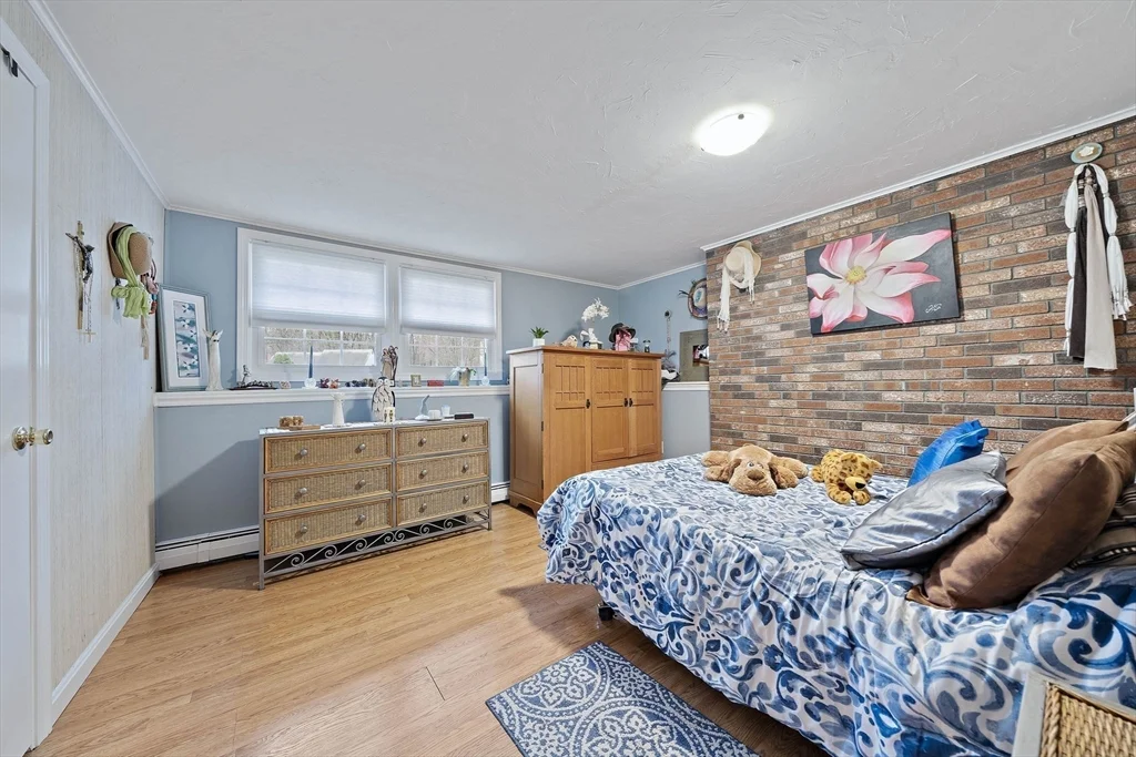 20 Trayer Rd, Canton