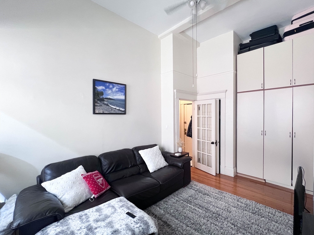 8 Garrison, Back Bay