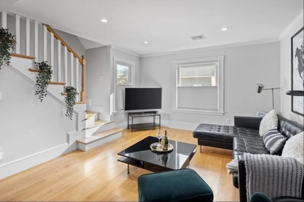 14 Everett St, Tufts University