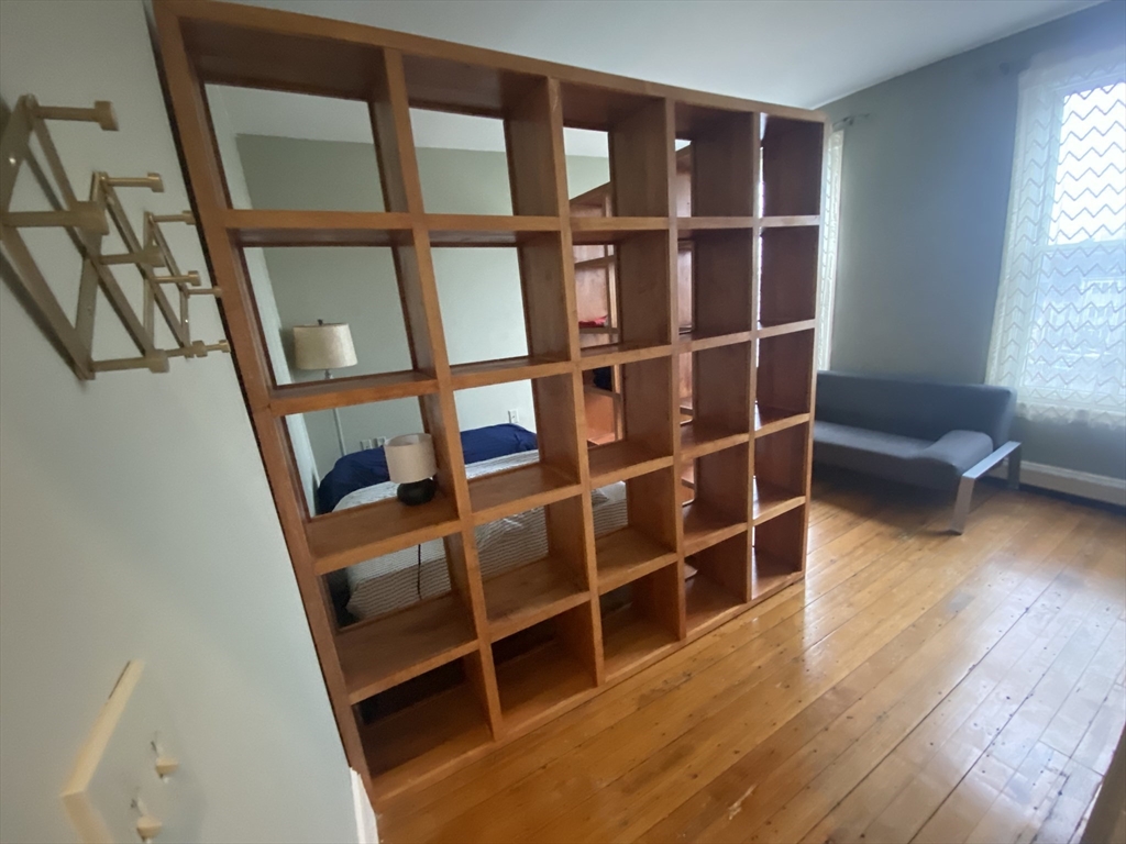 367 Somerville Ave, Prospect Hill