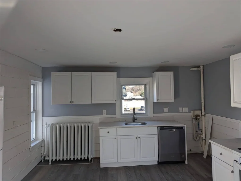 155 Centre Ave, Abington