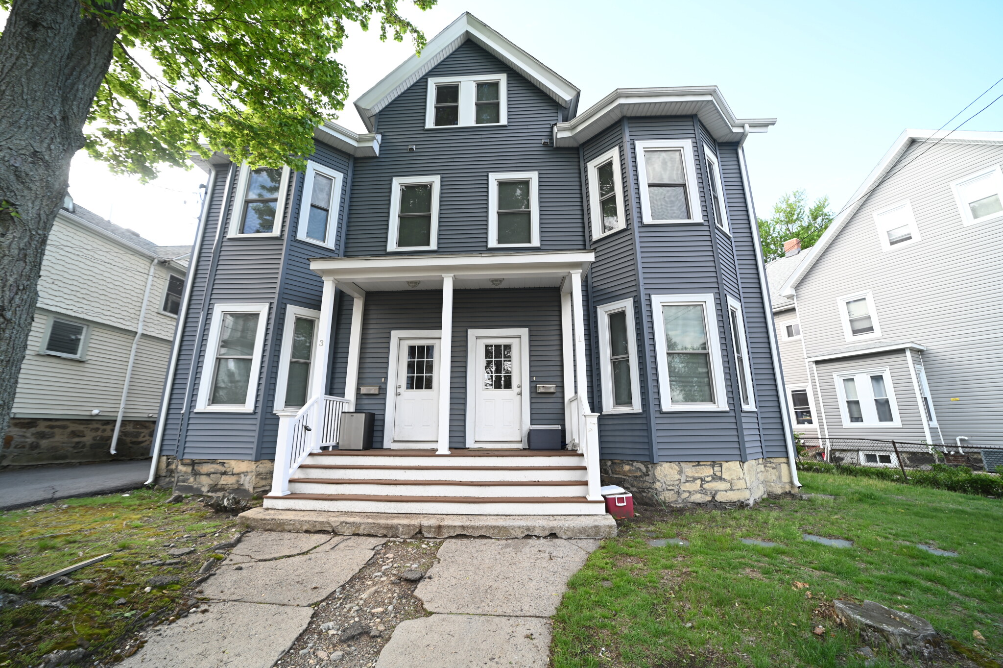 3 Griggs Pl, Allston