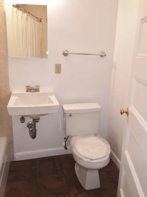 1077 Beacon St, Longwood