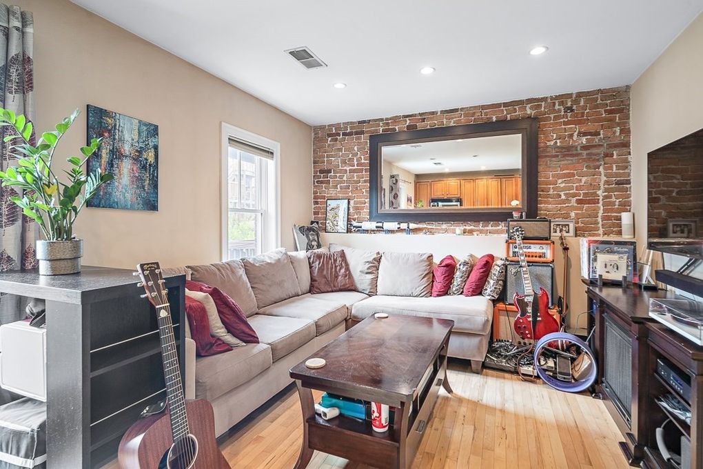 1 bed, 1 bath apartment for rent at 764 E 6th Unit 2, South Boston — photo 3 of 9