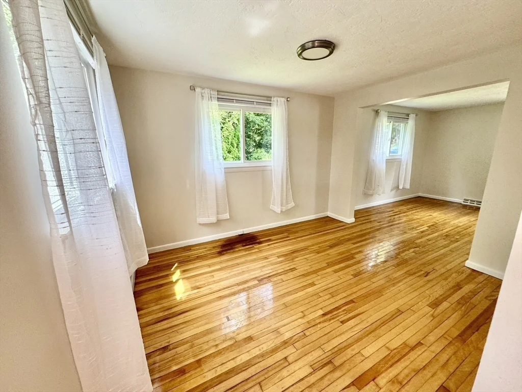114 Central St, Acton