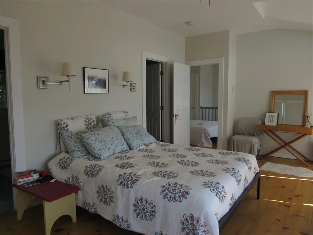 39 River Rd, Little Neck