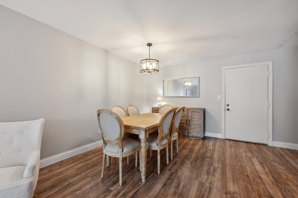 7 Greenbriar Dr, North Reading