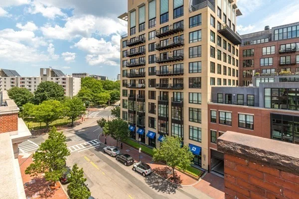 15 Warren Ave, South End