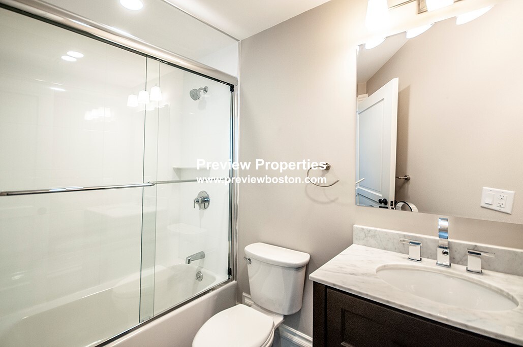 11 Alton Pl, Coolidge Corner