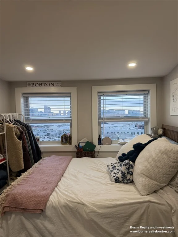 536 E Broadway, South Boston