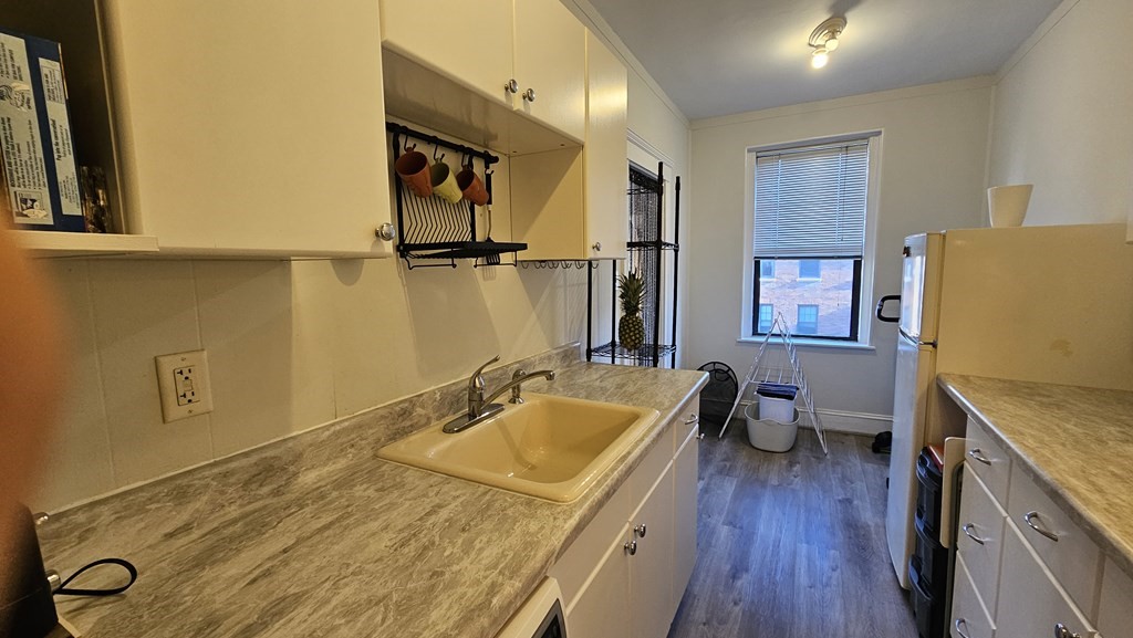 66 Queensberry, Fenway