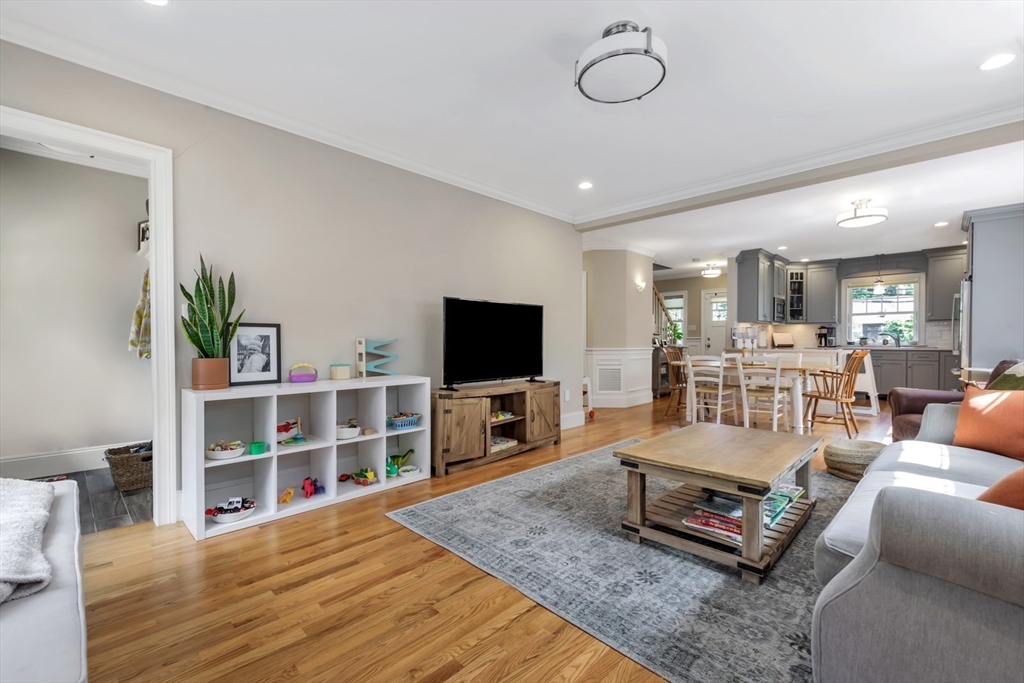 68 Woburn St, Lexington