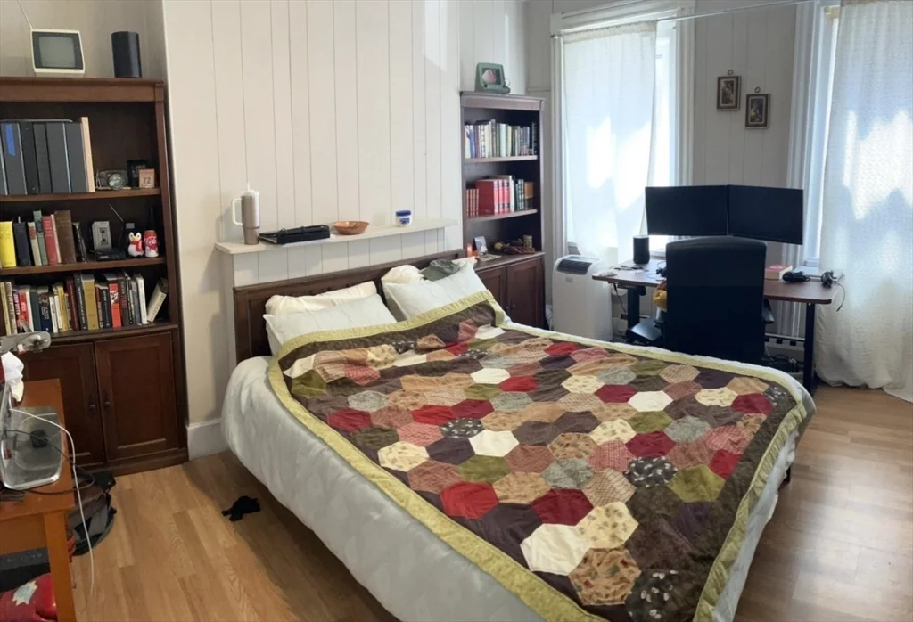 7 Johnny Ct, Chinatown