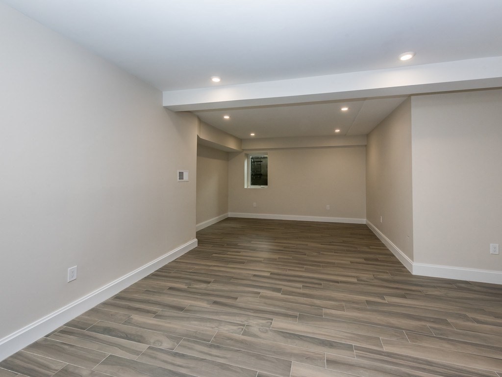 47 Wallace St, Tufts