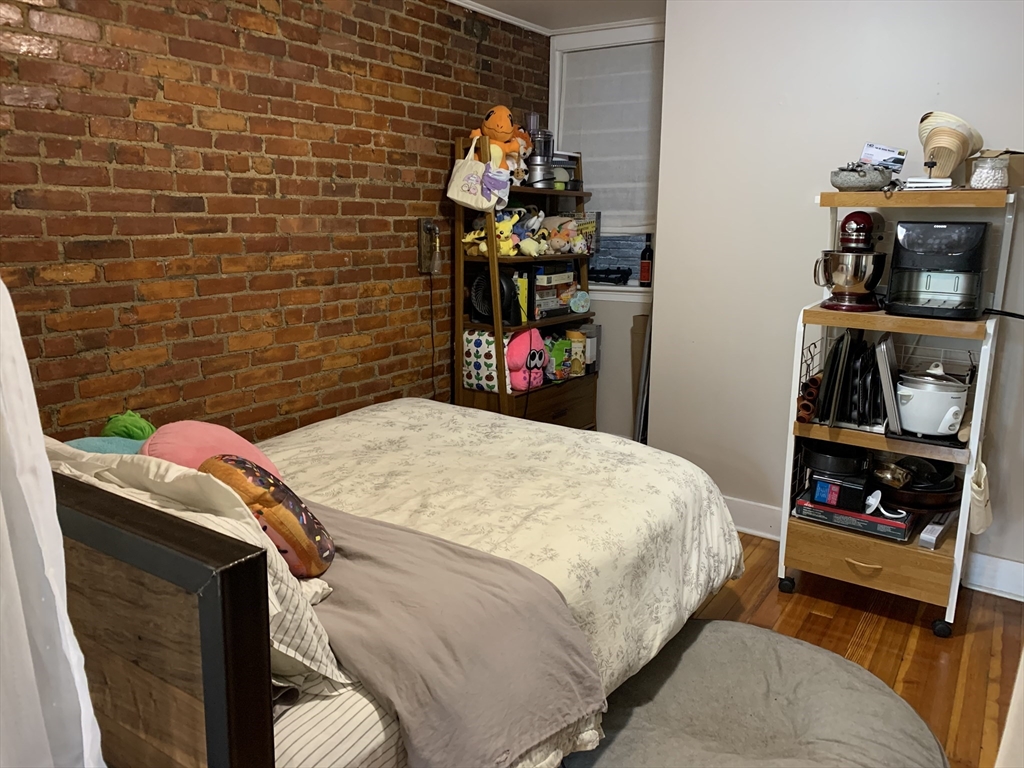 380 Riverway, Mission Hill