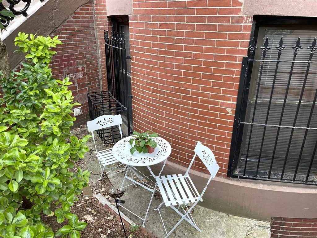 81 E Brookline St, South End